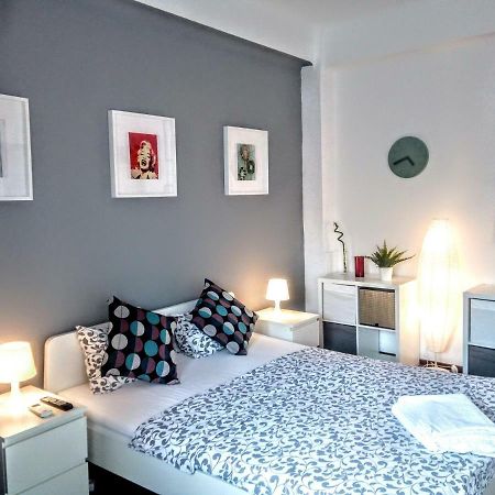 Central Bright Modern Studio Bucarest Exterior foto